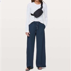 Lululemon On The Fly Pant *Wide Leg 31" in True Navy